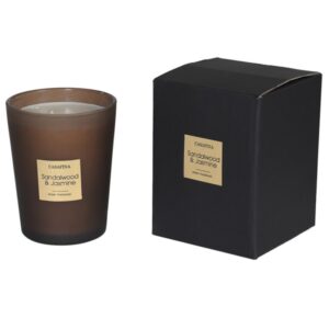 The Sandlewood & Jasmine Cndl gives to your room a romantic ambiance.